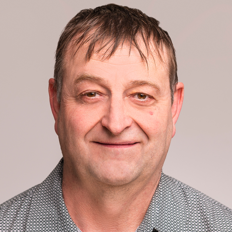  J�rg-Peter Schumann